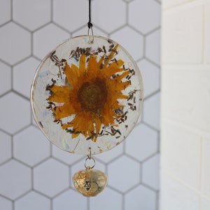 Sun catcher  floral  resin wall decor hanging sun-catcher handmade
